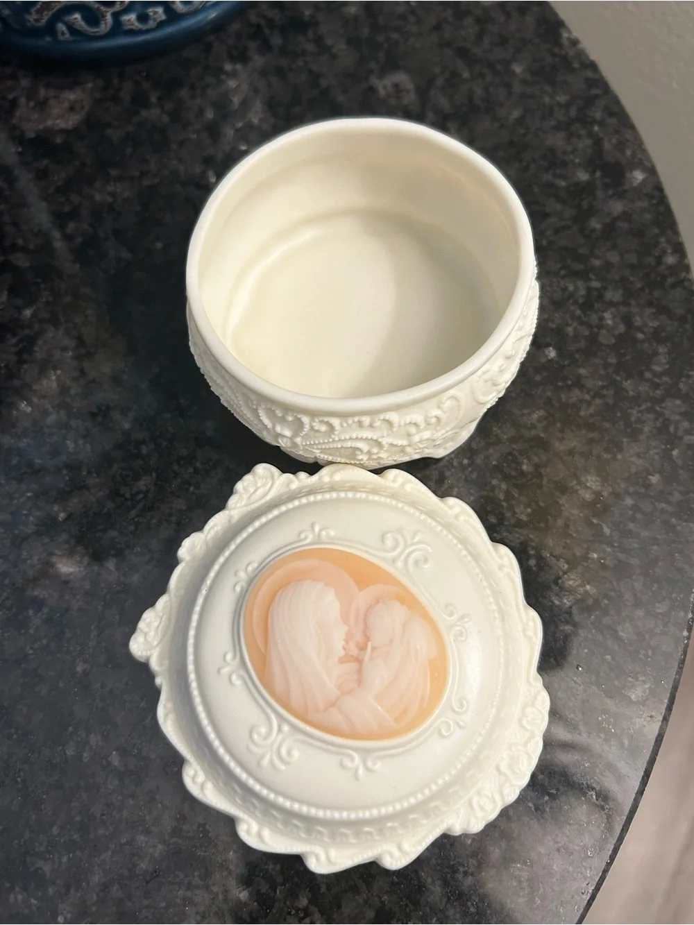 Vintage-Inspired White Cameo Trinket Box with Peach Cameo
